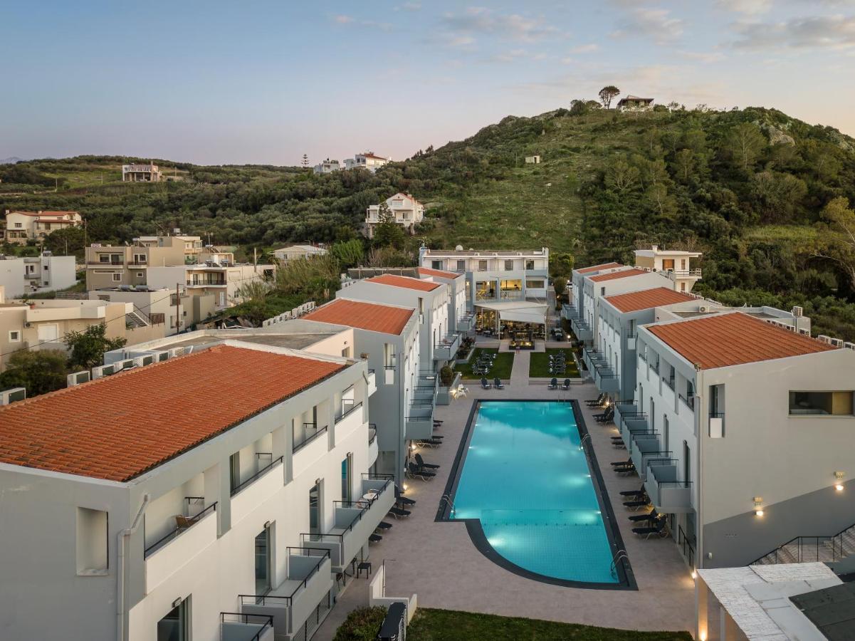 Sunrise Village Hotel Platanés